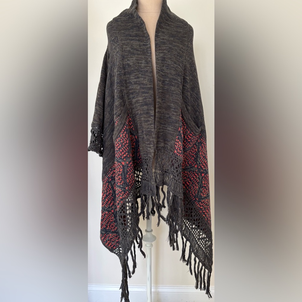 Cine Medium Gray Knit Poncho With Woven & Fringe Design 3/4 Sleeves